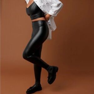 OFFLINE by Aerie Faux Leather Leggings Stretch Crackle Black size small
